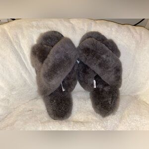 Emu grey Slippers Size 7